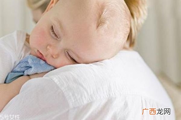 母乳变红怎么回事 母乳是妈妈的血吗