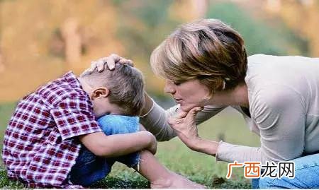 孩子在幼儿园受欺负怎么办？孩子在幼儿园不合群怎么办？
