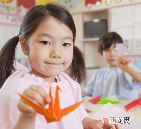 孩子在幼儿园受欺负怎么办？孩子在幼儿园不合群怎么办？
