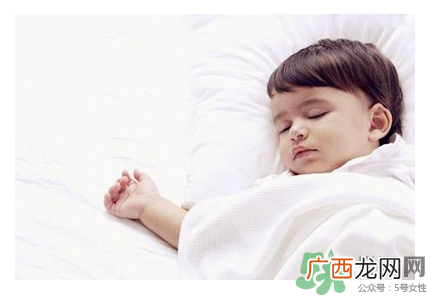 夏天婴儿房空调温度多少合适?有新生儿空调开多少度?