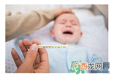 夏天宝宝发烧能开空调吗？宝宝发烧能不能吹空调？