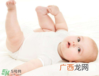 宝宝被蚊子咬后肿很大怎么办？蚊子包消肿的方法