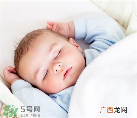 宝宝睡觉不踏实易惊醒 宝宝睡觉不安稳原因