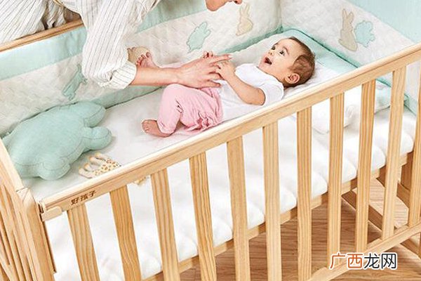 婴儿床无漆的好吗 木质容易变软腐烂