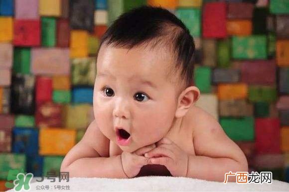 宝宝排便次数多少正常 婴儿正常的排便次数