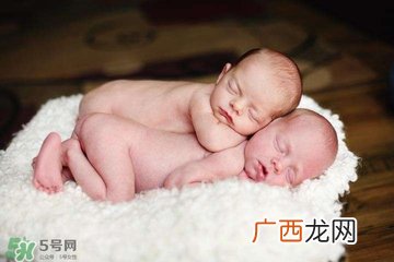 宝宝排便次数多少正常 婴儿正常的排便次数