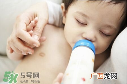 剩奶几个小时不能喝了 剩奶还能喝吗