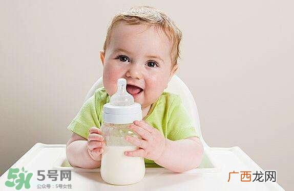 剩奶几个小时不能喝了 剩奶还能喝吗