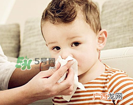 夏天宝宝流鼻血怎么办？夏天宝宝流鼻血是因为上火吗？