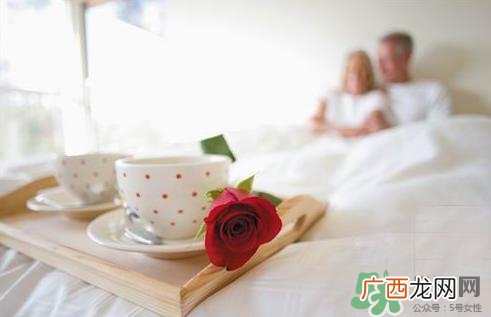 月子期间牙齿松动怎么办?月子期间牙齿松动吃什么好