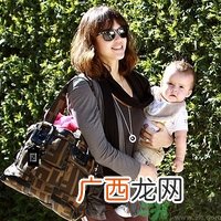 妈妈包哪个牌子好？妈妈包里面装什么必备