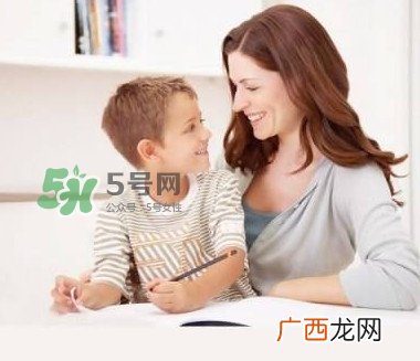 孩子很黏人怎么办？孩子很依赖人怎么办