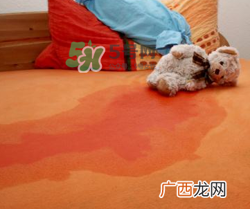 孩子尿床怎么去味？孩子尿床床垫怎么清理？