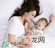 生完孩子后掉头发是正常的吗？产后掉发掉多少属于正常?