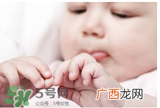 宝宝指甲凹凸不平是什么原因?宝宝指甲凹凸不平正常吗?