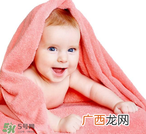 宝宝指甲里的脏东西该怎么处理？宝宝指甲脏怎么办？