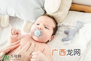 产后急性乳腺炎原因 产后急性乳腺炎的症状