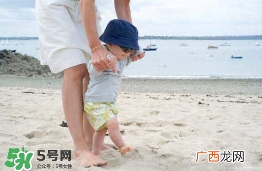 宝宝用学步车到底好不好 宝宝用学步车好吗