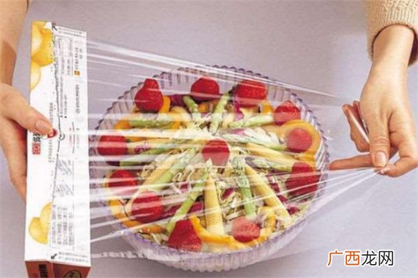 用过的保鲜膜属于什么垃圾 保鲜膜放入什么垃圾箱