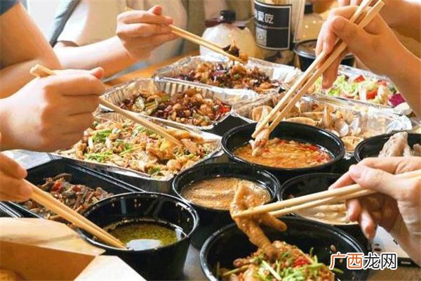 没吃完的外卖属于什么垃圾 没吃完的外卖怎么扔