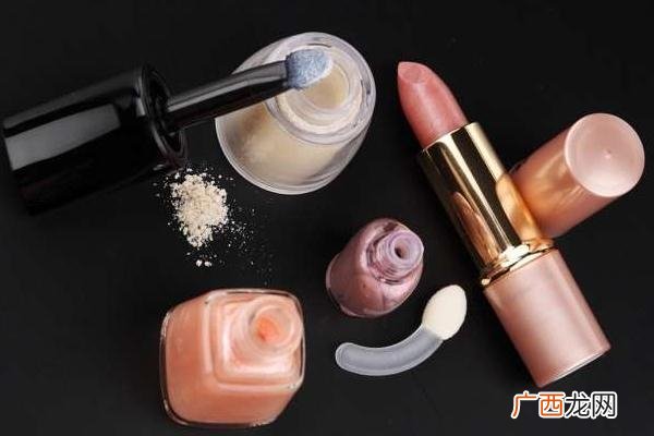 过期化妆品属于什么垃圾 过期化妆品丢什么垃圾桶