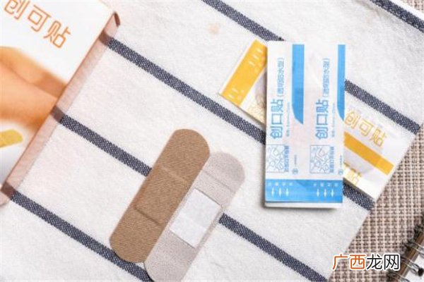 用过的创可贴是什么垃圾 创可贴扔什么垃圾桶