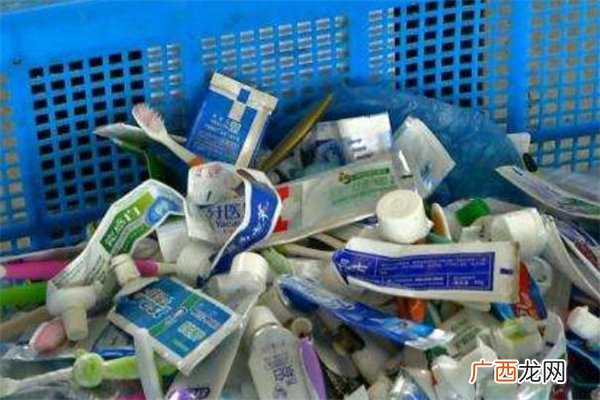牙膏皮属于什么垃圾 用完的牙膏皮可回收吗