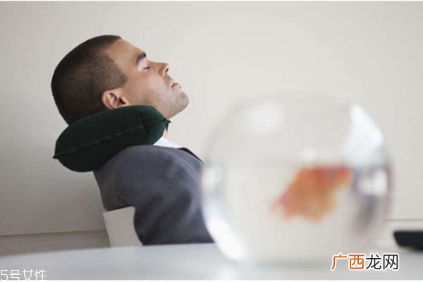 人很疲惫的特征 ?人很疲惫会有症状