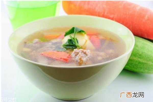 汤泡饭和饭后喝汤有什么不一样 汤泡饭和饭后喝汤的区别