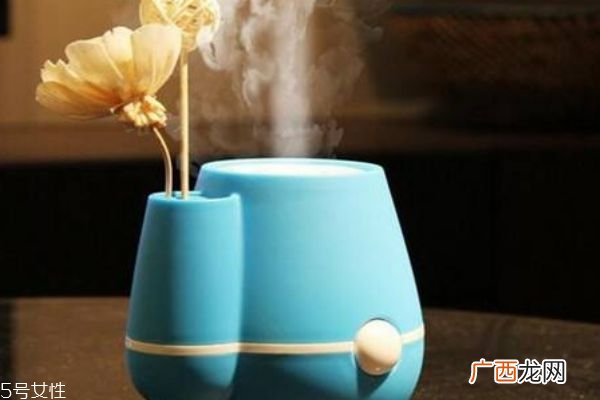 加湿器里的水多久换一次 不要用隔夜水