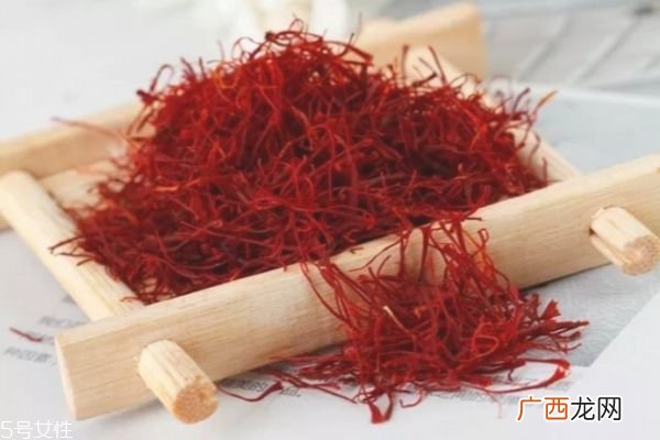 女人喝藏红花的好处 女人喝藏红花的功效与作用