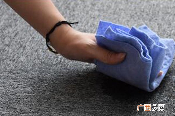 房间大块地毯怎么清洗 清洁地毯3妙招