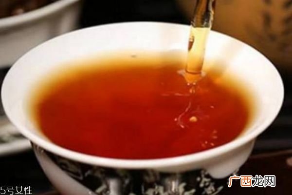 隔夜茶能治便秘吗 隔夜茶还能干这些