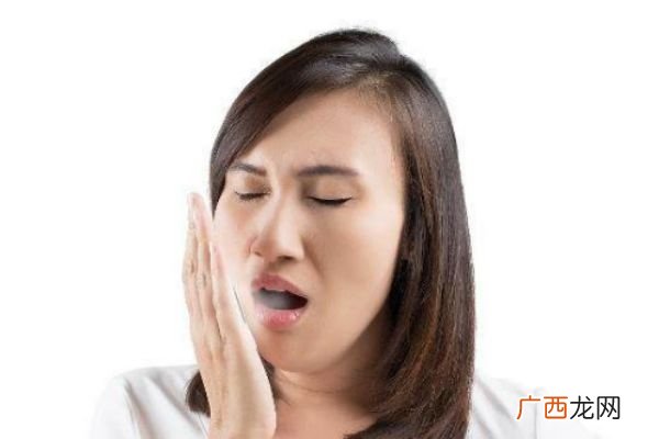 怎么去除嘴巴里的蒜味 三招让你远离口腔异味