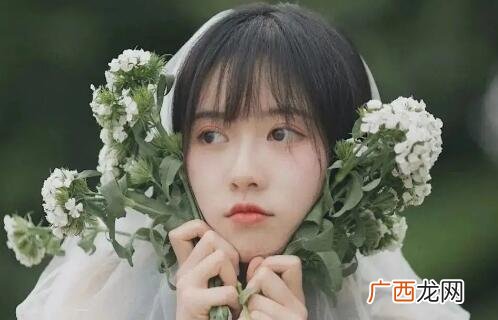 女生暗示喜欢你的3个表现，看懂暗示就大胆行动
