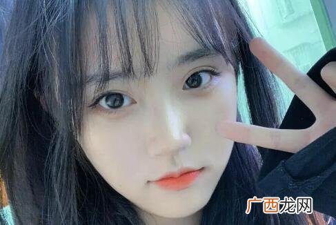 女生暗示喜欢你的3个表现，看懂暗示就大胆行动