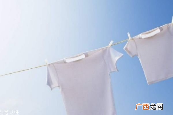 白衣服发黄能用84吗 尽量不要用