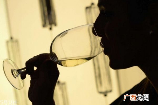 喝酒心跳加速怎么回事 喝酒不能吃什么食物