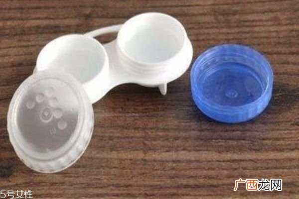 新手怎么戴隐形眼镜快 5秒学会戴隐形