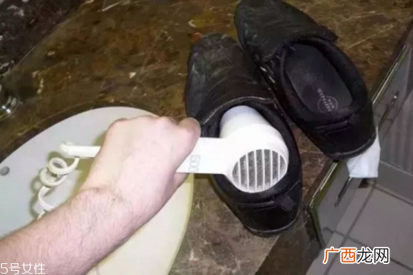 吹风机后面怎么清理 吹风机的作用及用途