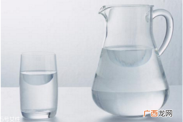 白开水喝多了有什么危害 白开水的妙用