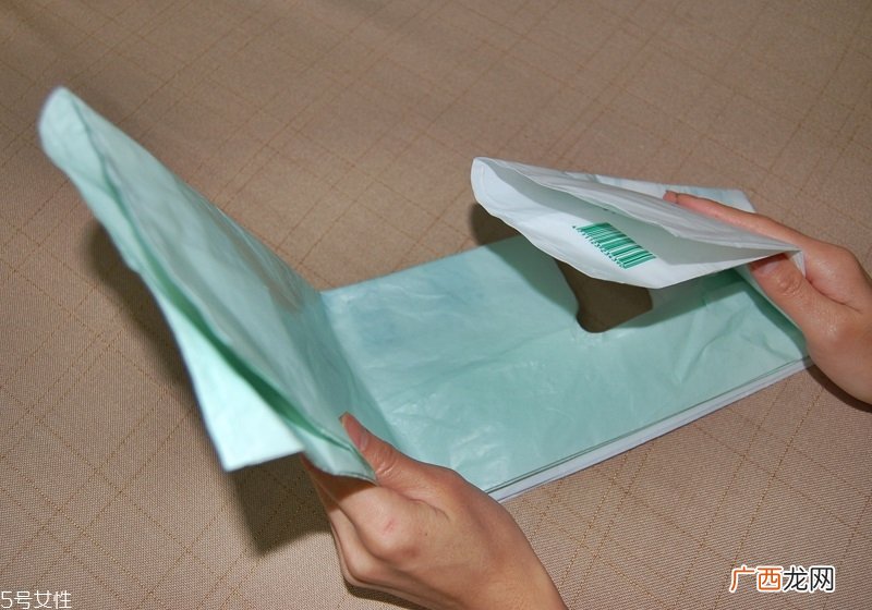 塑料袋收纳妙招图解 4个收纳小技巧