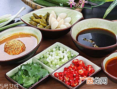 一顿火锅等于10碗米饭吗 火锅热量大