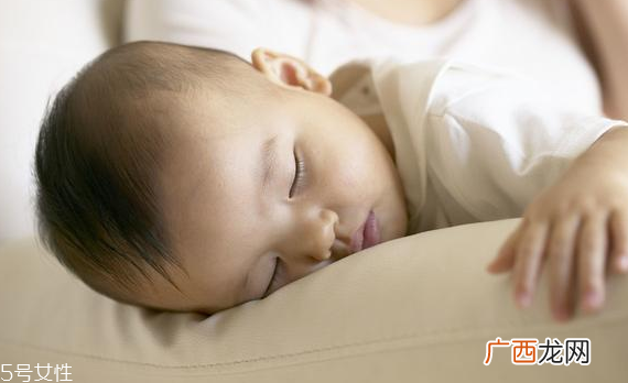 睡觉时为什么突然发抖？原来是一种病