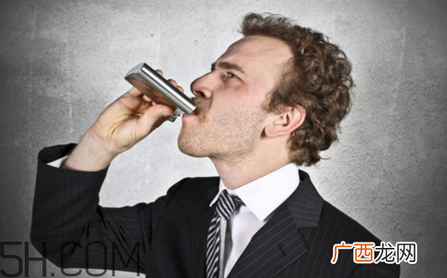 戴牙套洗牙的好处 戴牙套什么情况不建议喝酒