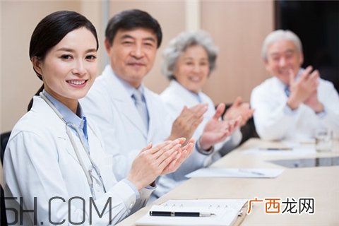 青光眼和白内障的区别 青光眼和闪光眼的区别