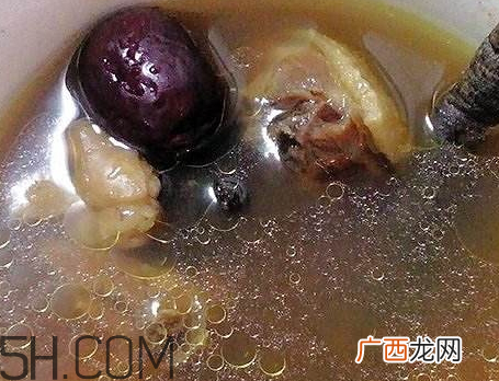 黑枣可以煲汤吗 黑枣煲汤要去核吗