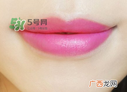 你的嘴唇为什么起泡 嘴唇上的水泡治不好吗?
