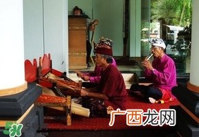 巴厘岛传统接吻节 接吻的好处是什么