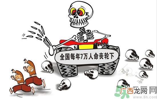 爸爸姐姐飞走了 发生车祸如何自救？
